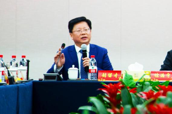 集團與泰州中學聯合舉辦“校企同關愛，勵學助成長”座談會